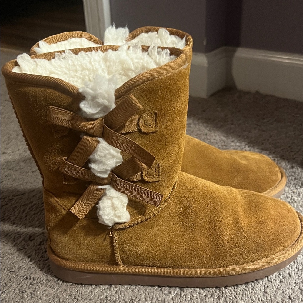 Koolaburra Tan Kids Boots with White Fur